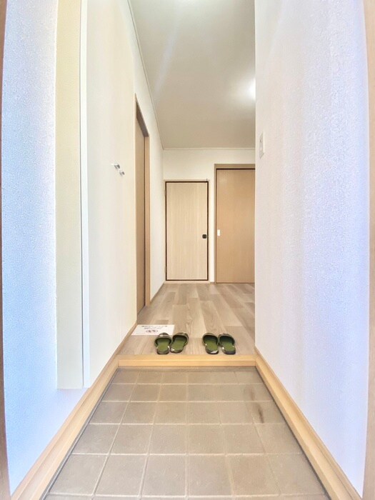 物件内観写真17　(玄関)