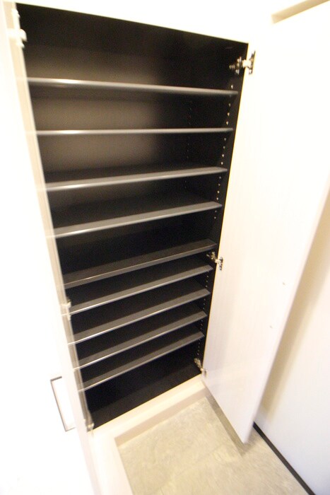 物件内観写真18　(玄関)