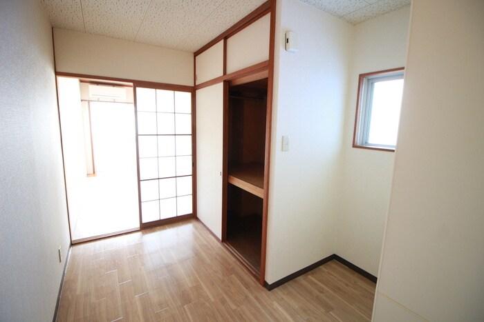 物件内観写真8　(居室)