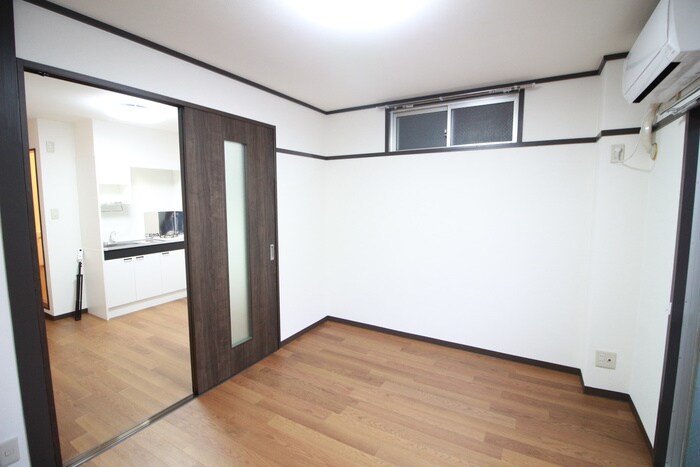 物件内観写真10　(居室)