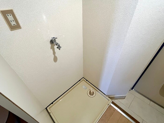 物件内観写真13　(洗濯機置場)