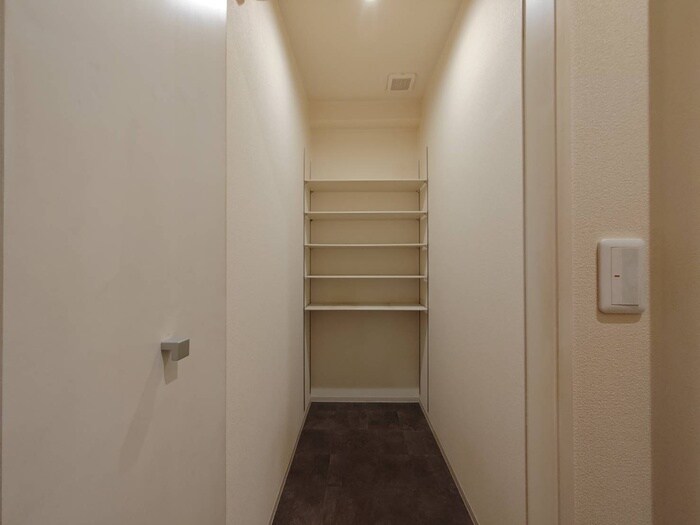 物件内観写真19　(玄関)