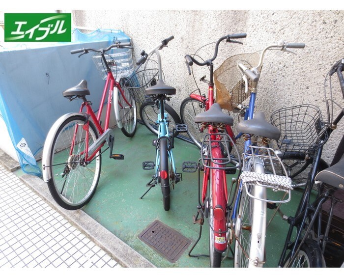 物件外観写真6　(駐輪場)