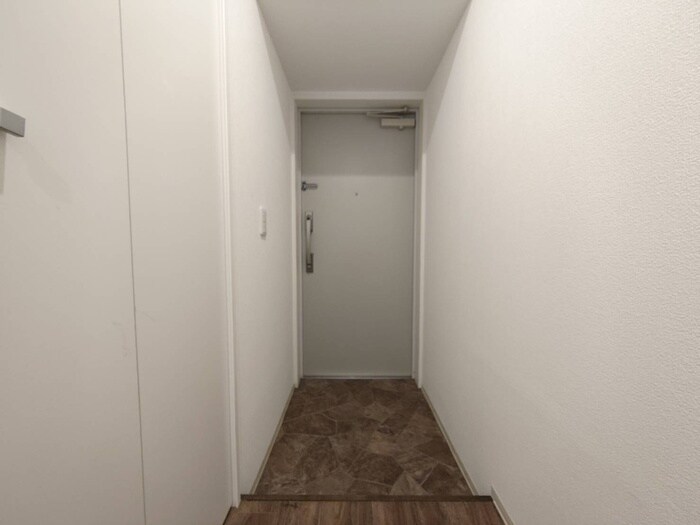 物件内観写真16　(玄関)