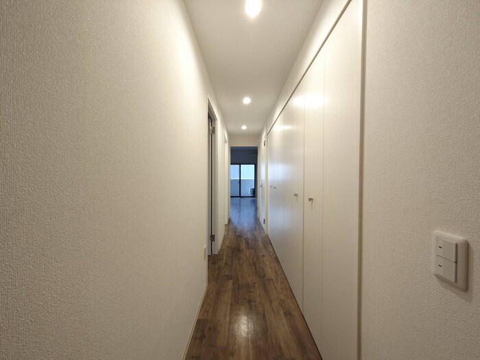 物件内観写真18　(廊下)