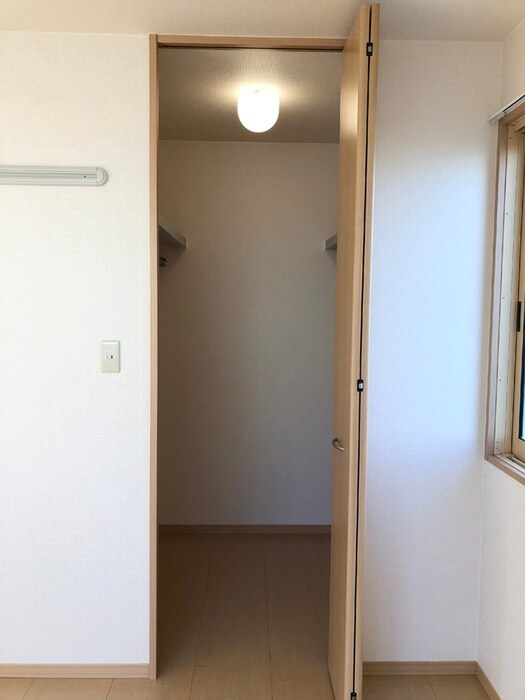 物件内観写真11　(収納)