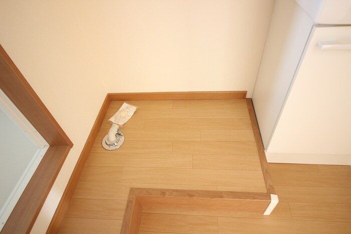 物件内観写真5　(洗濯機置場)