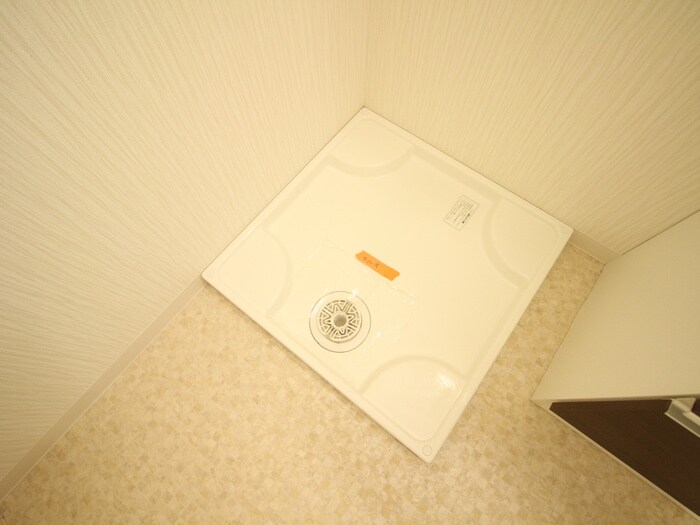 物件内観写真13　(洗濯機置場)