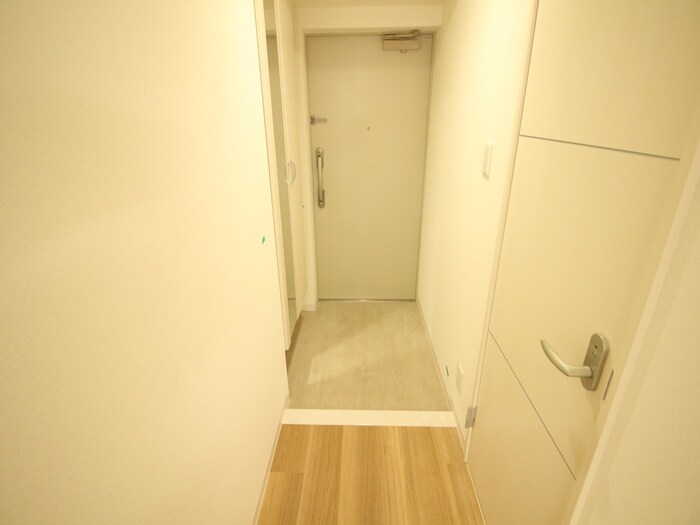 物件内観写真16　(玄関)