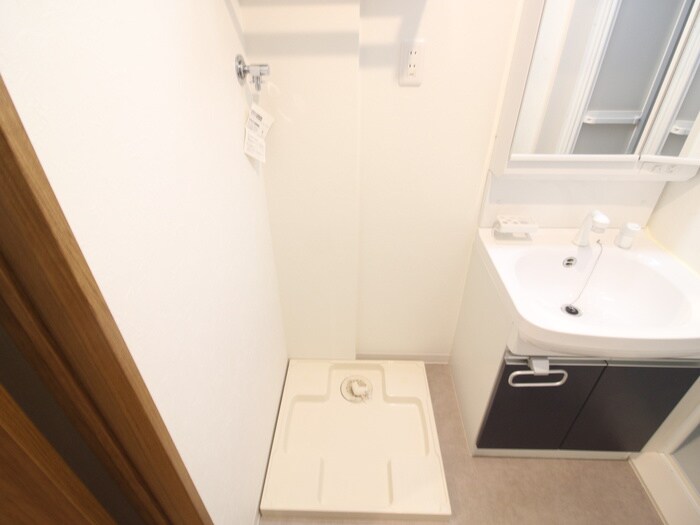 物件内観写真17　(洗濯機置場)