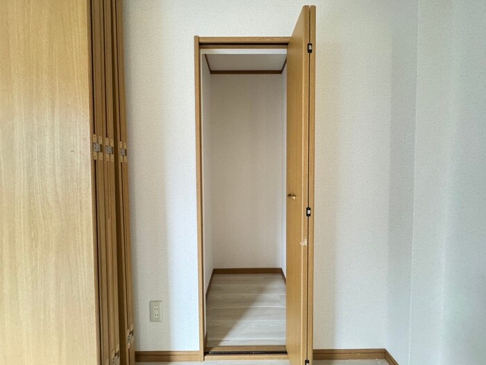 物件内観写真13　(収納)