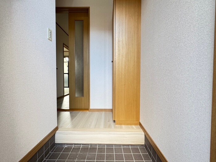 物件内観写真14　(玄関)