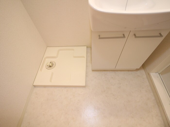 物件内観写真10　(洗濯機置場)