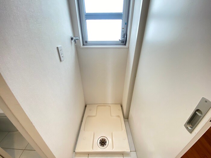 物件内観写真13　(洗濯機置場)