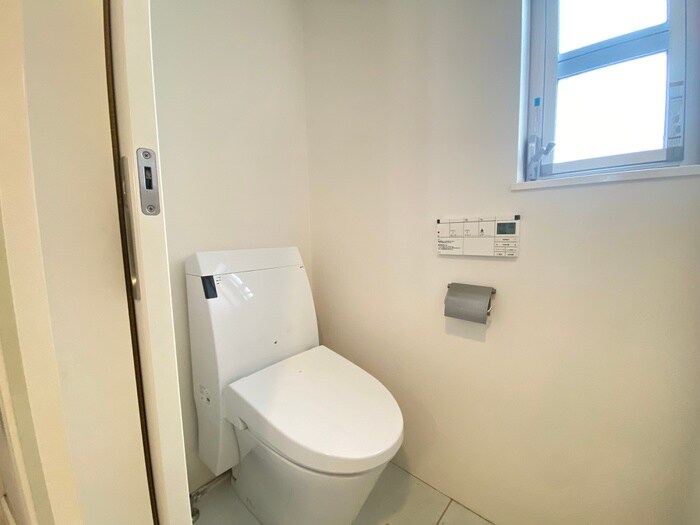 物件内観写真14　(トイレ)