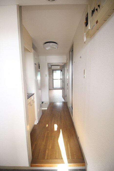 物件内観写真14　(廊下)