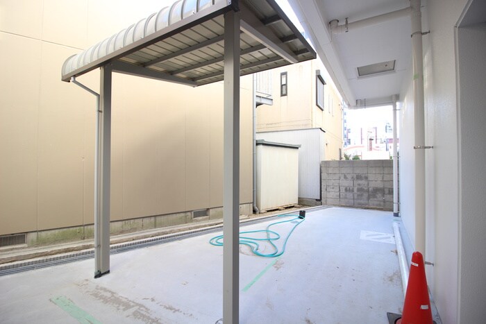物件外観写真4　(駐輪場)