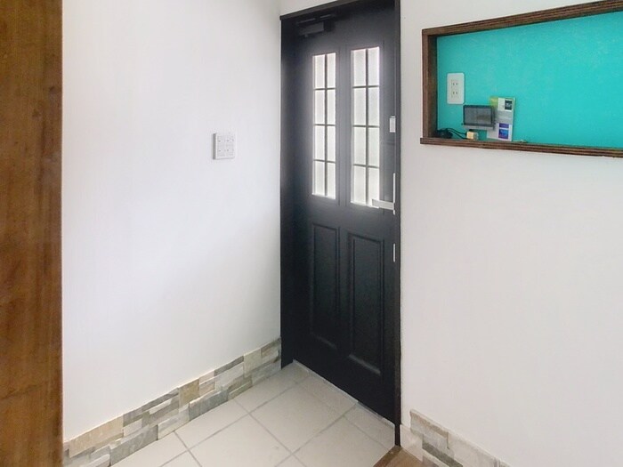 物件内観写真6　(玄関)