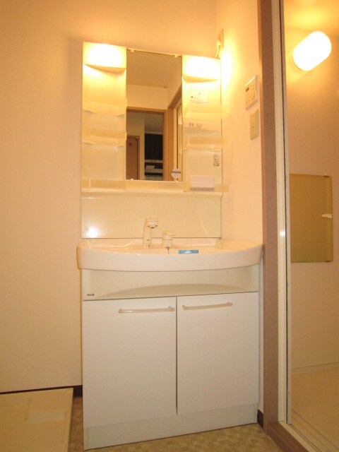 物件内観写真9　(洗面)