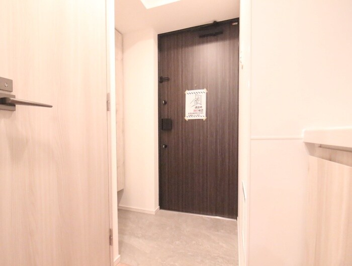 物件内観写真7　(玄関)