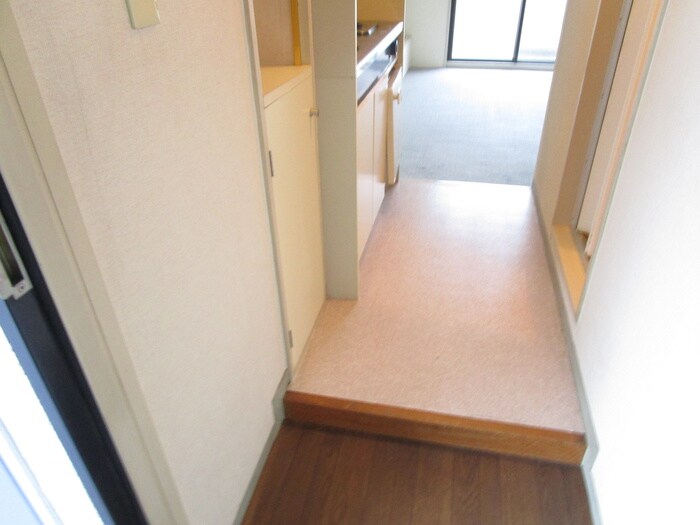 物件内観写真7　(玄関)