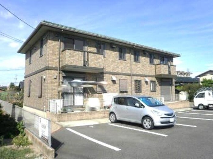 物件外観写真4　(駐車場)