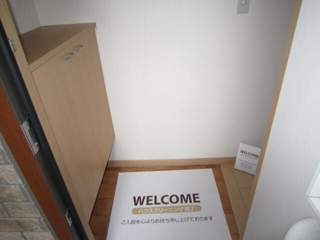 物件内観写真13　(玄関)