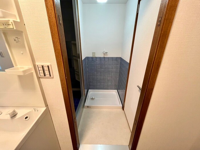 物件内観写真16　(洗濯機置場)