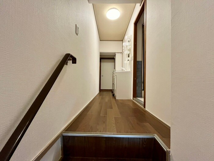 物件内観写真18　(廊下)