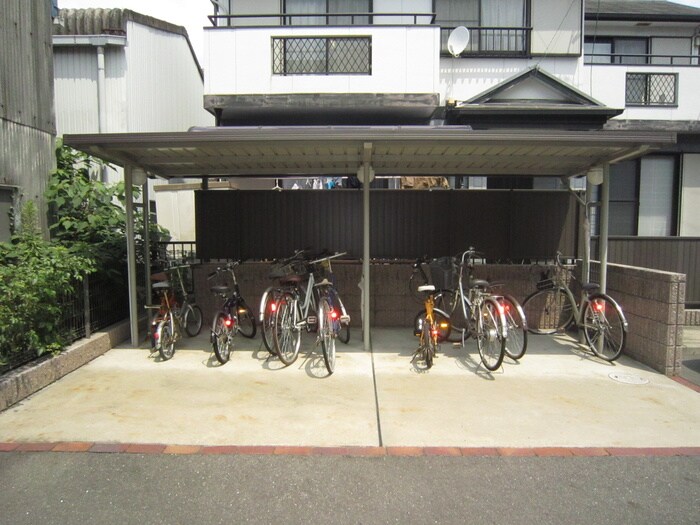 物件外観写真3　(駐輪場)