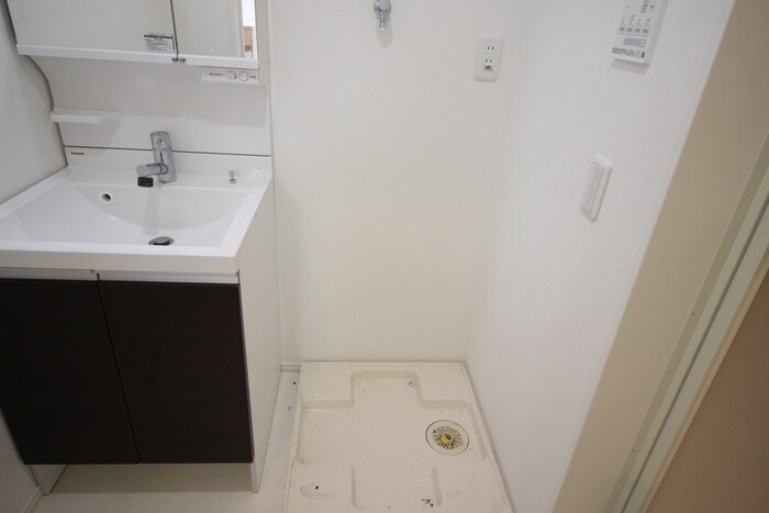 物件内観写真11　(洗濯機置場)