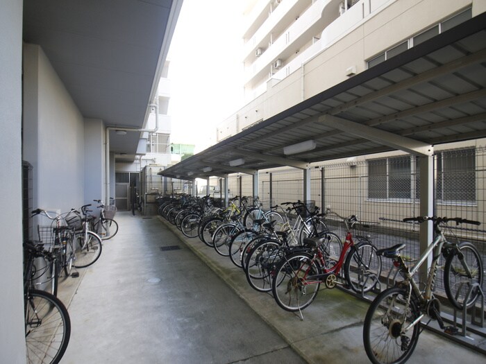 物件外観写真4　(駐車場)