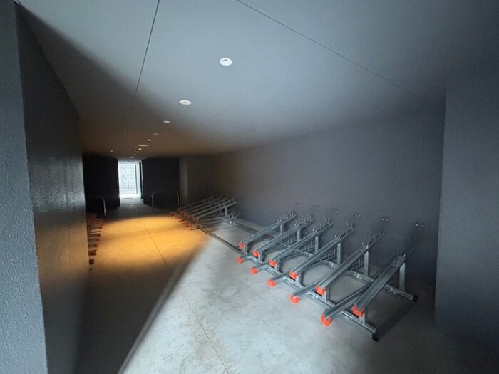 物件外観写真4　(駐輪場)