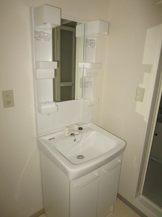 物件内観写真9　(洗面)