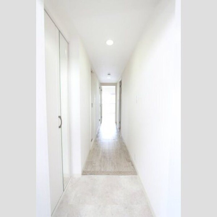 物件内観写真10　(玄関)