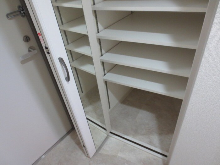 物件内観写真11　(靴箱)