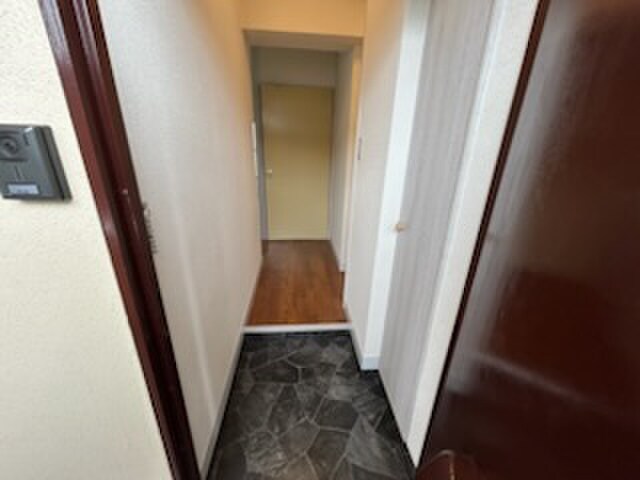 物件内観写真12　(玄関)