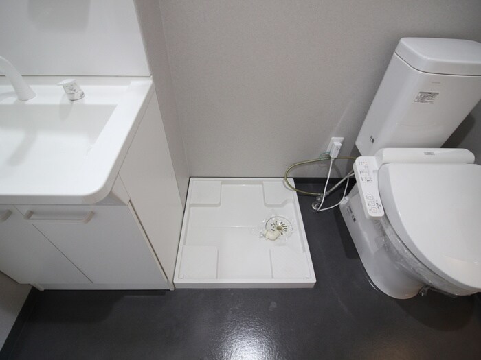 物件内観写真18　(洗濯機置場)