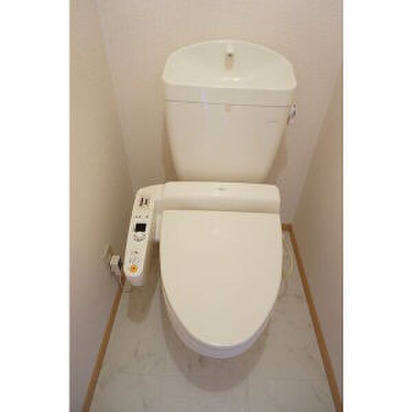 物件内観写真8　(トイレ)