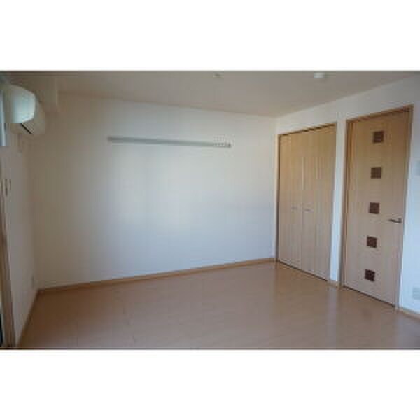 物件内観写真13　(居室)