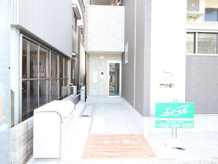 物件外観写真4　(エントランス部分)
