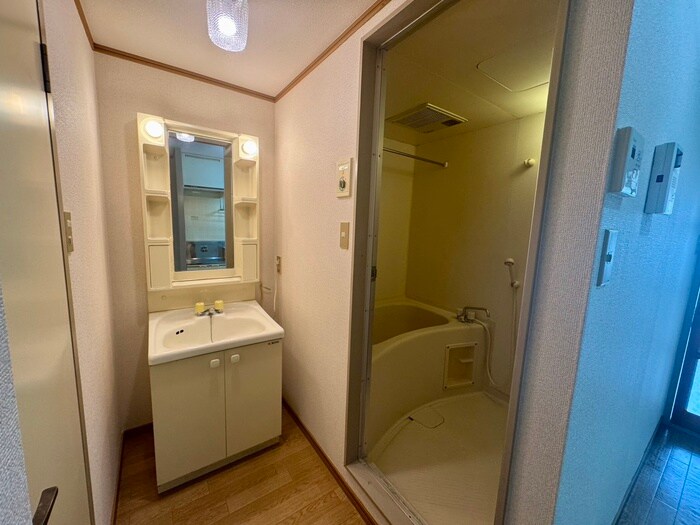 物件内観写真10　(洗面)