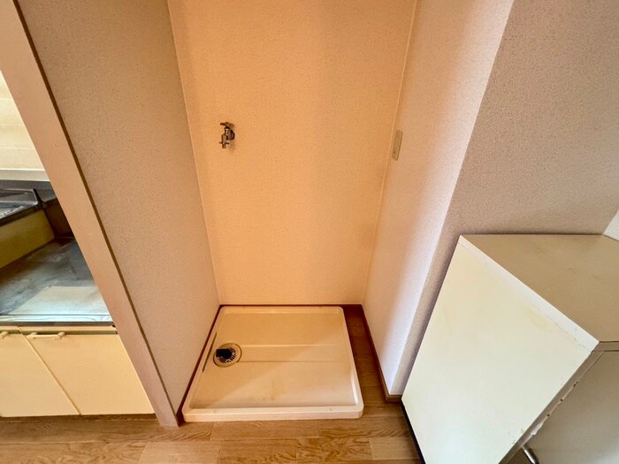 物件内観写真12　(洗濯機置場)