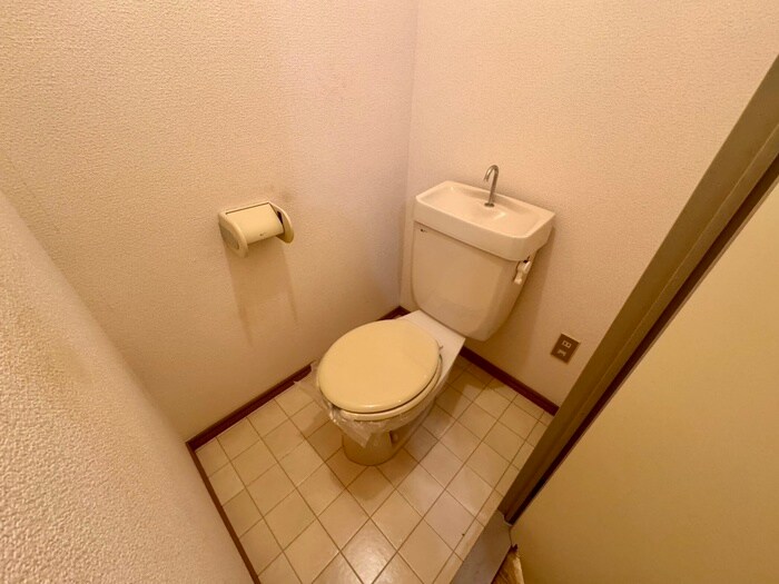 物件内観写真13　(トイレ)