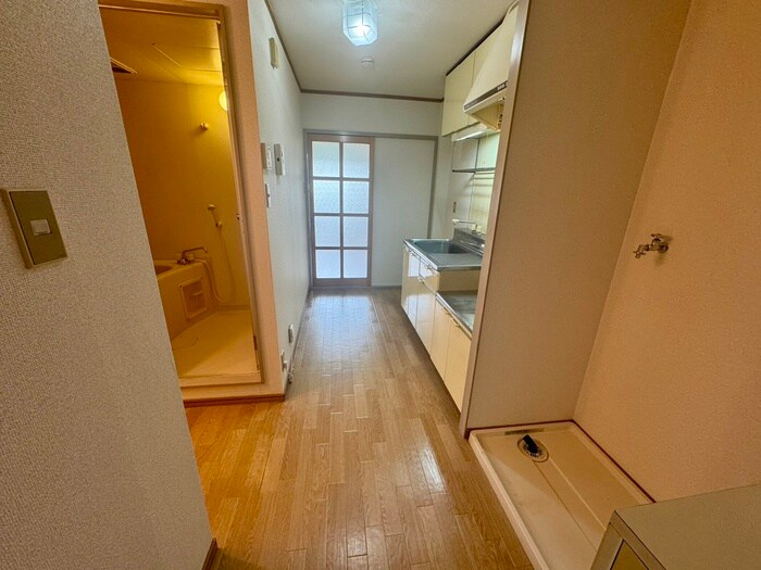 物件内観写真14　(廊下)