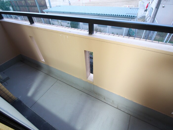 物件内観写真9　(ベランダ・バルコニー)