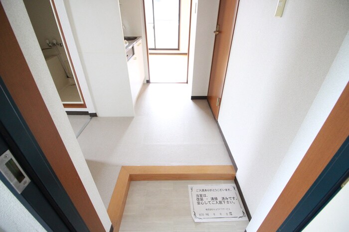 物件内観写真15　(玄関)