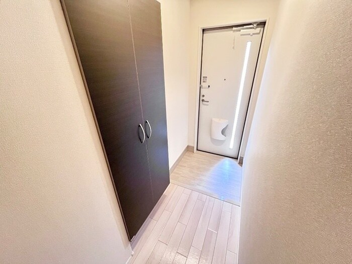 物件内観写真7　(玄関)