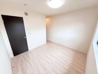 物件内観写真10　(居室)