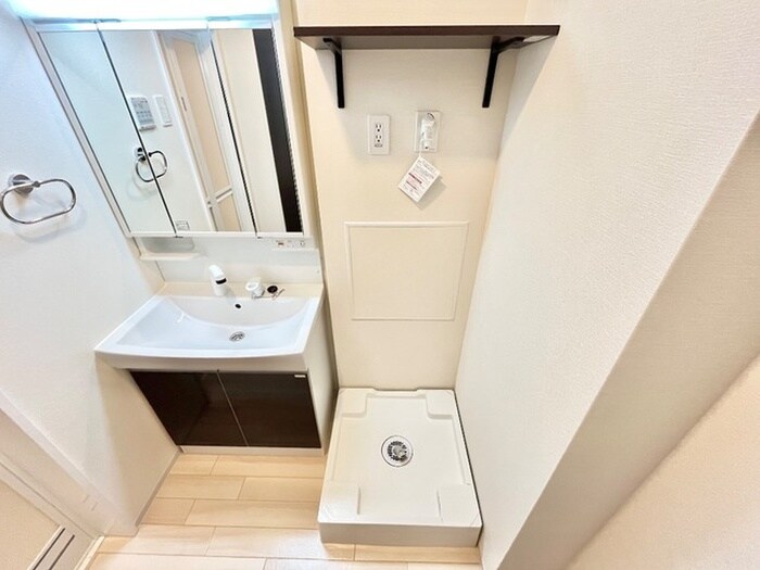 物件内観写真12　(洗濯機置場)